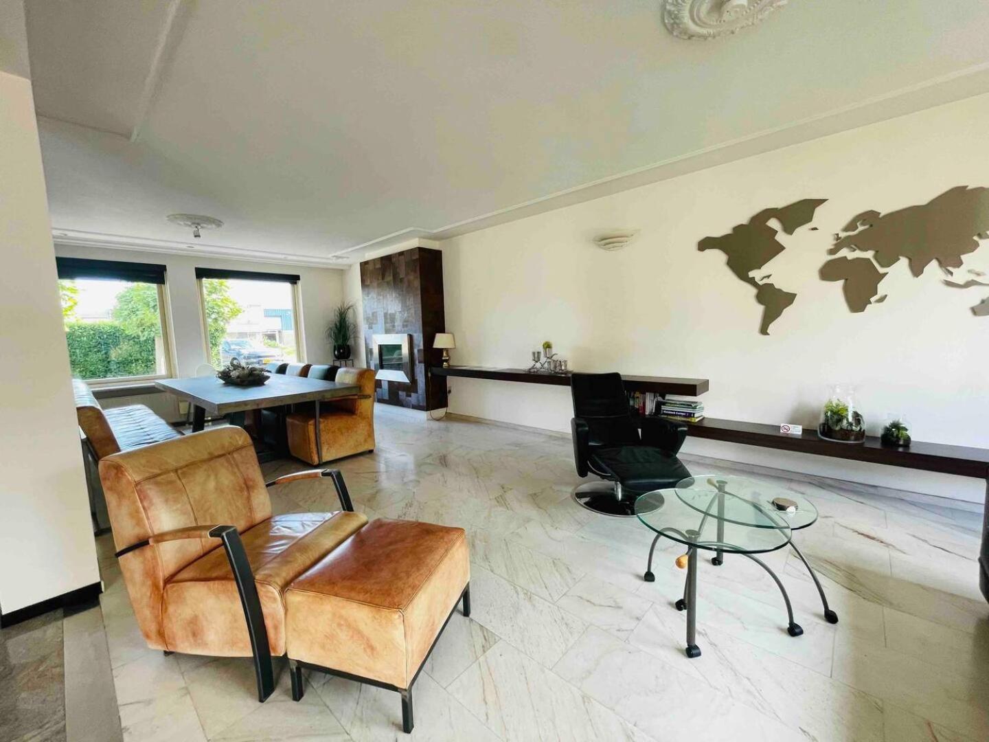 Xxl House With Free Parking & 3 Bedrooms Villa Tilburg